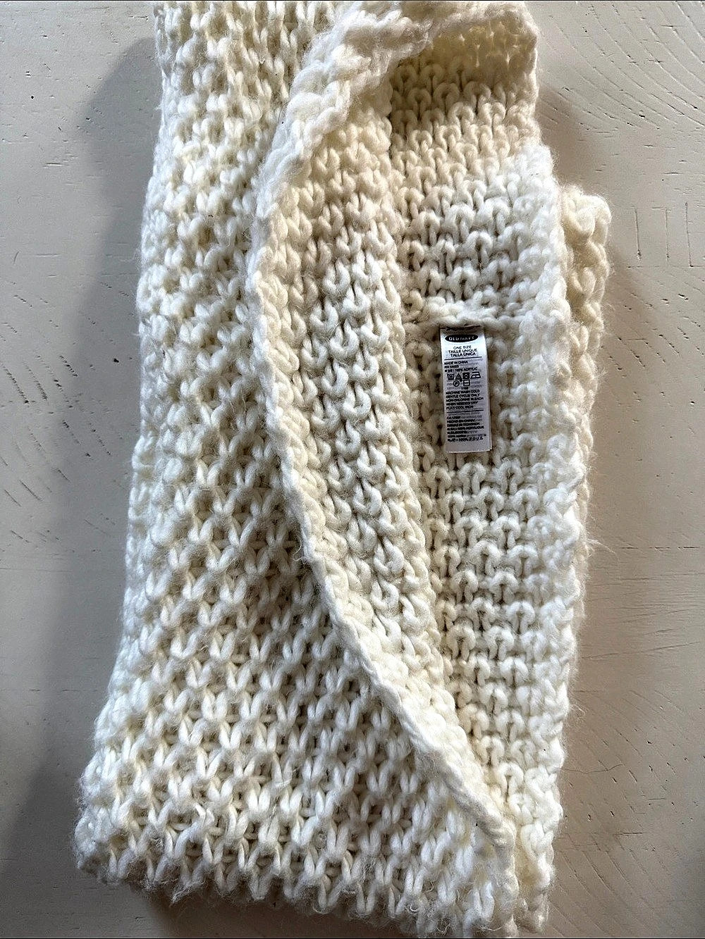 Old Navy Chunky Knit Scarf in Cream Like New